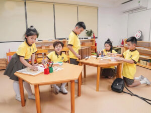 dong phuc mam non quoc te 1